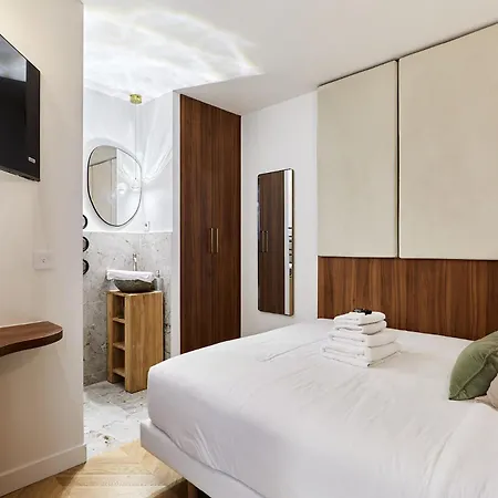 2 Center Of By Prestige * Paris
