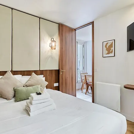 2 Center Of By Prestige Apartment *